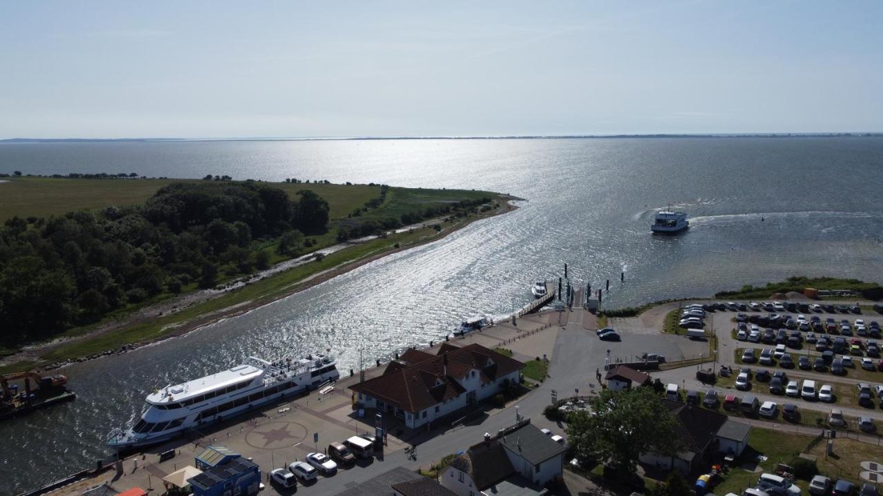 Reetferienhaus - Schaprode Hafen Екстериор снимка