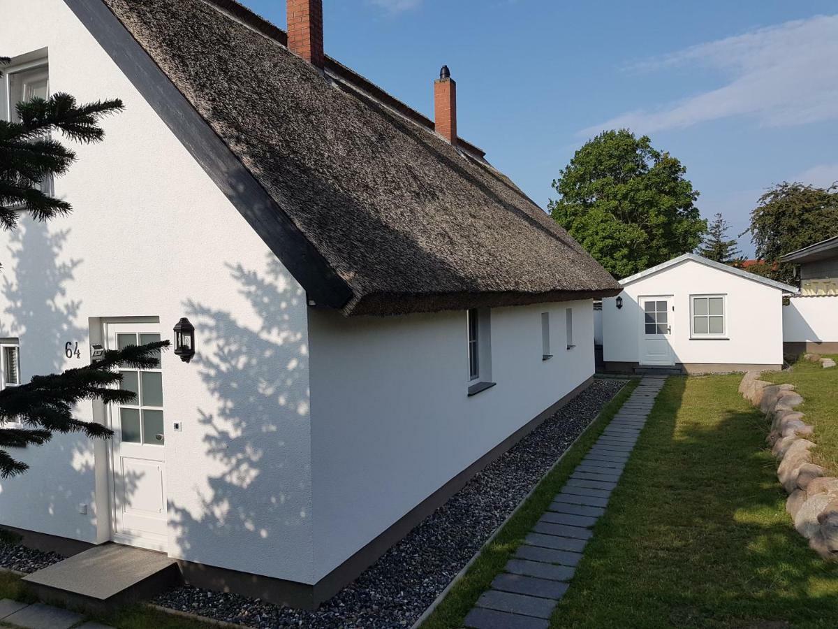 Reetferienhaus - Schaprode Hafen Екстериор снимка